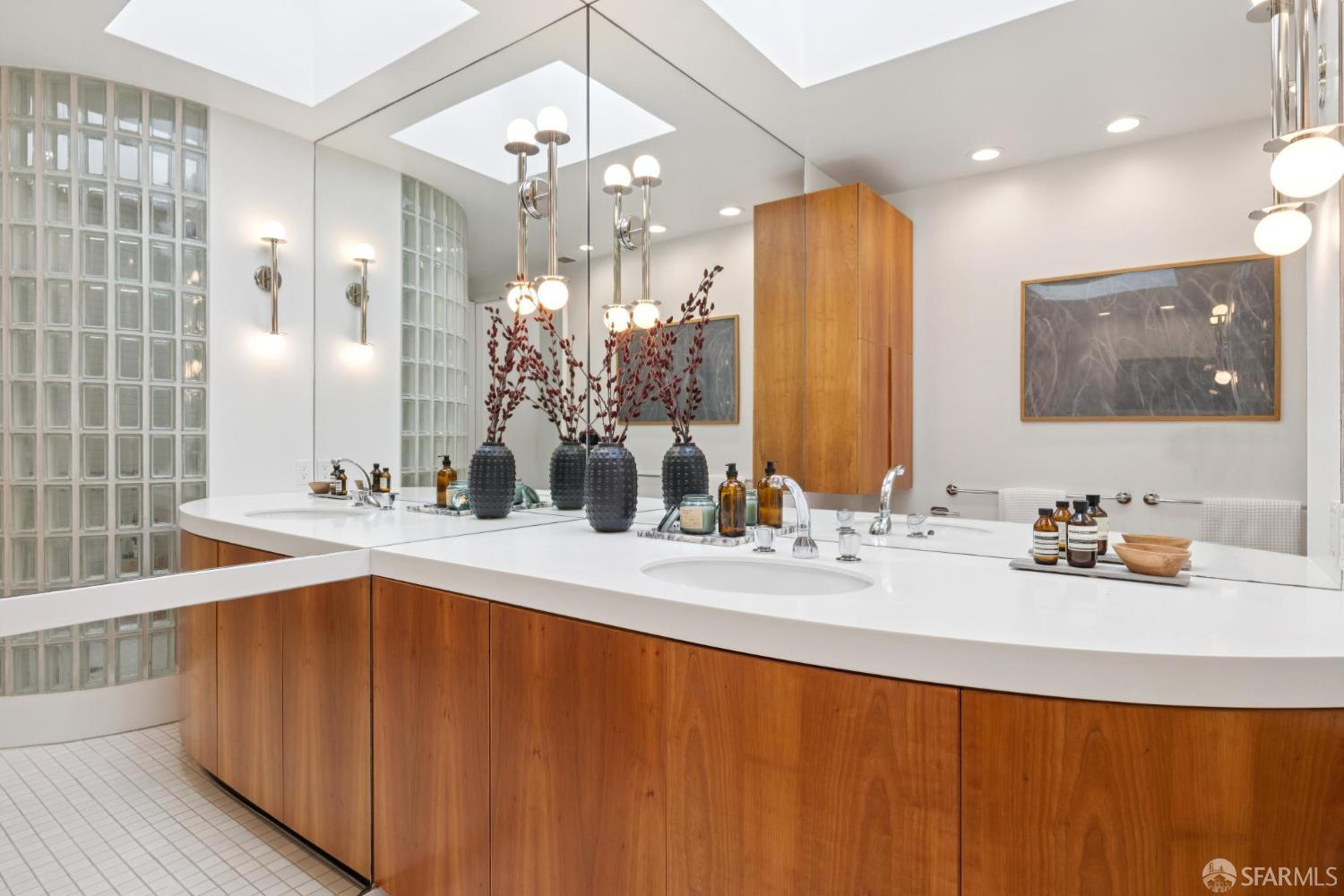 Detail Gallery Image 14 of 34 For 50 Montclair Ter, San Francisco,  CA 94109 - 3 Beds | 2/1 Baths