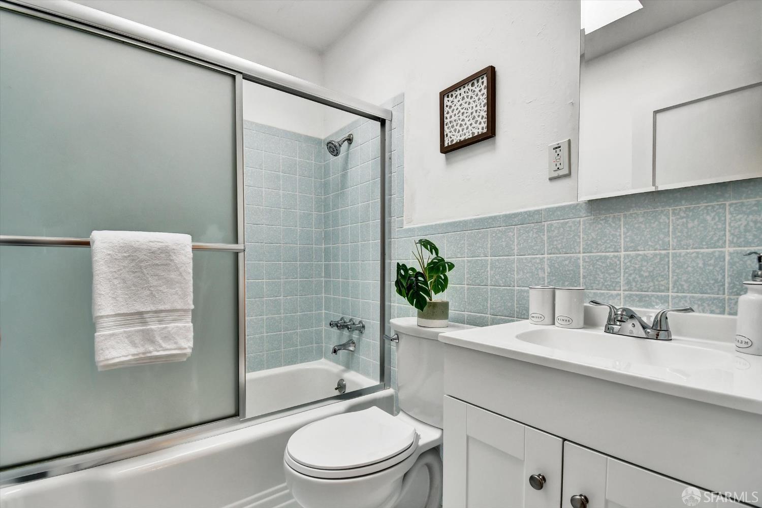 Detail Gallery Image 20 of 35 For 1090 Gilman Ave, San Francisco,  CA 94124 - 2 Beds | 2 Baths