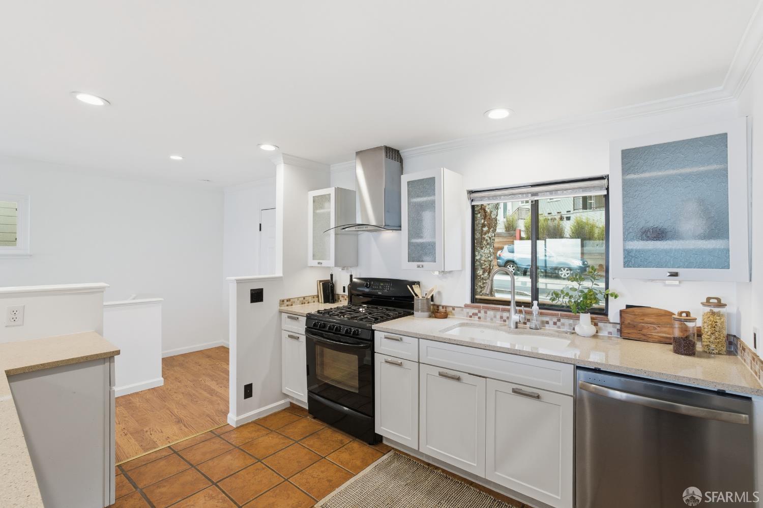 Detail Gallery Image 18 of 75 For 121 Kings Rd, Brisbane,  CA 94005 - 3 Beds | 2/1 Baths