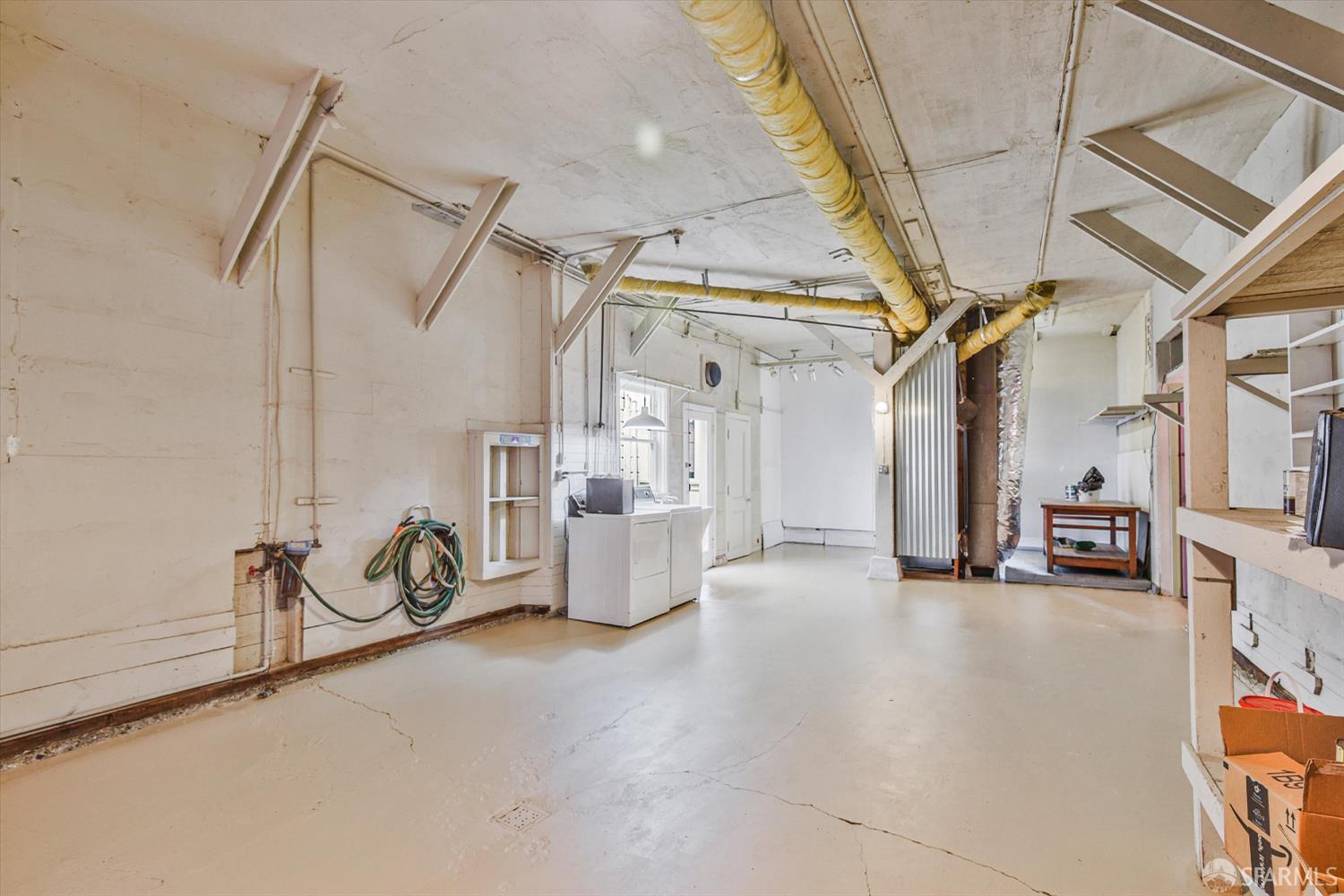 Detail Gallery Image 29 of 39 For 1411 Oakdale Ave, San Francisco,  CA 94124 - 3 Beds | 1/1 Baths