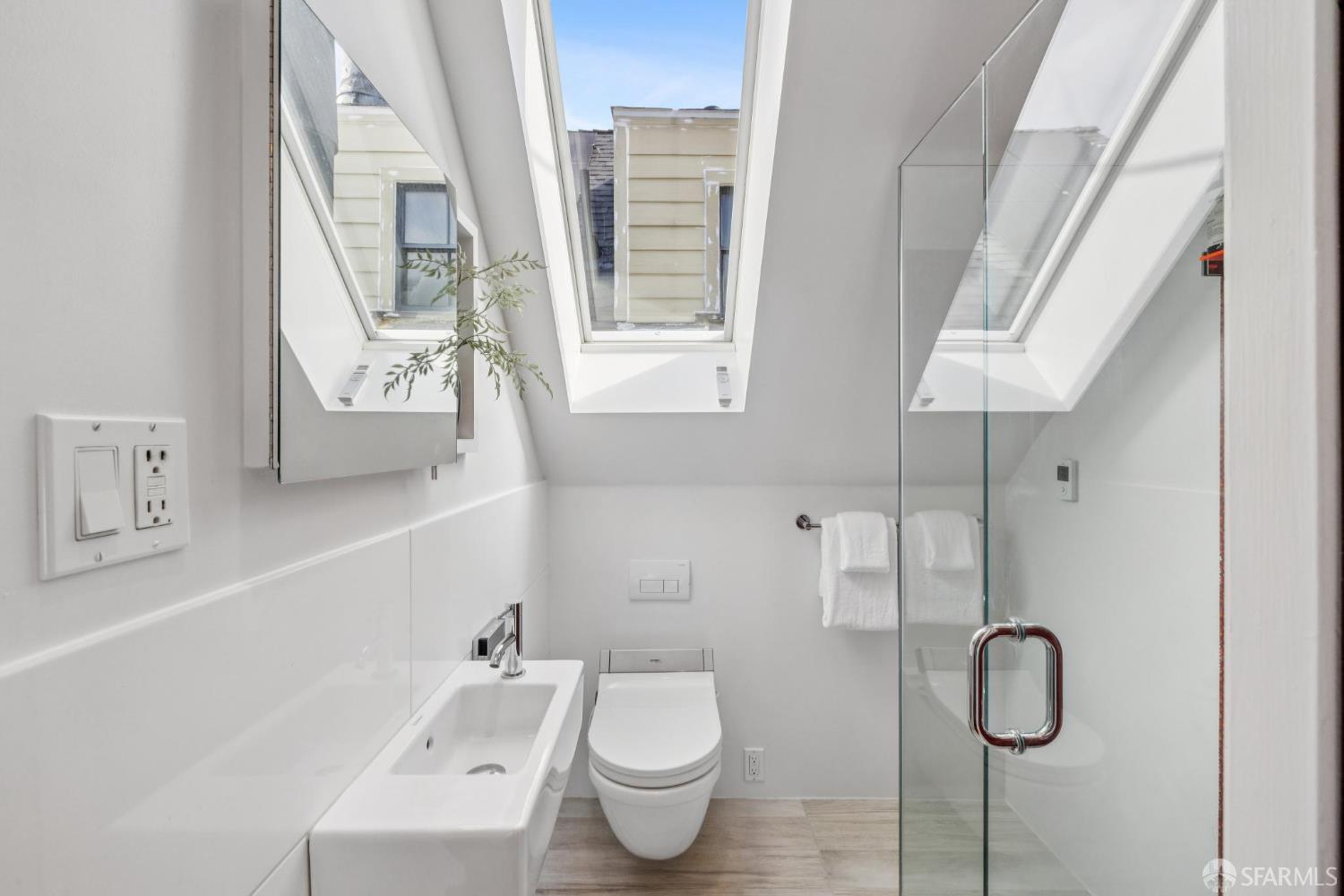 Detail Gallery Image 35 of 77 For 4106 20th St, San Francisco,  CA 94114 - 4 Beds | 3 Baths