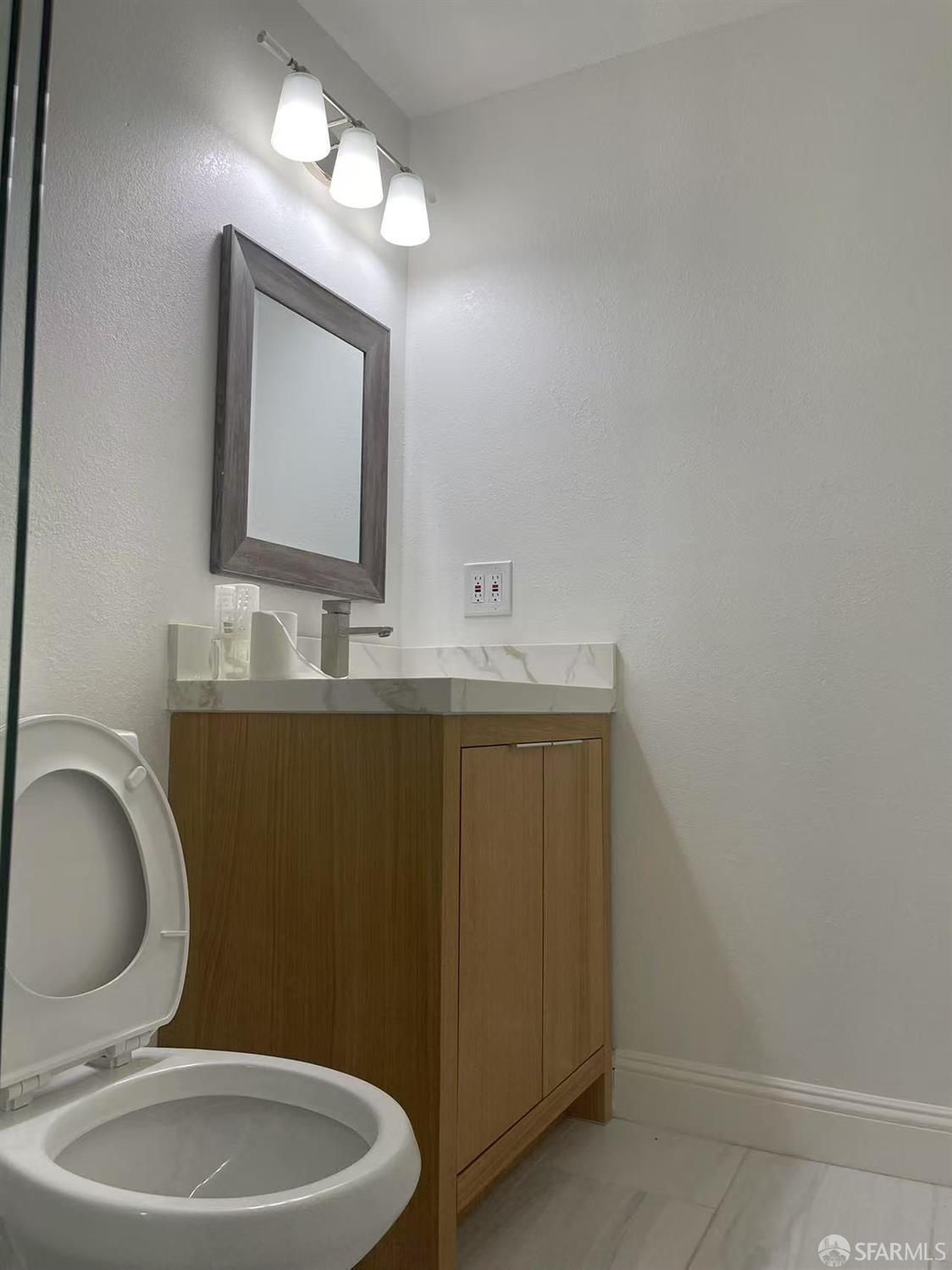 Detail Gallery Image 9 of 9 For 1435 Newcomb Ave, San Francisco,  CA 94124 - 2 Beds | 1 Baths