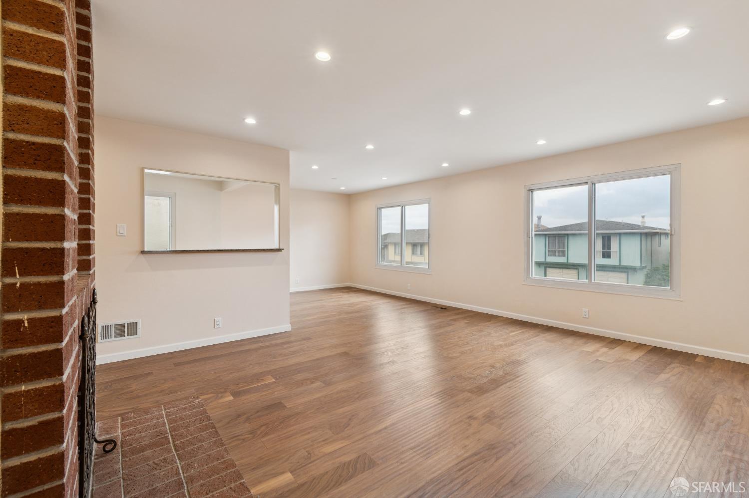 Detail Gallery Image 14 of 59 For 257 Hampshire Ct, Daly City,  CA 94015 - 5 Beds | 4 Baths