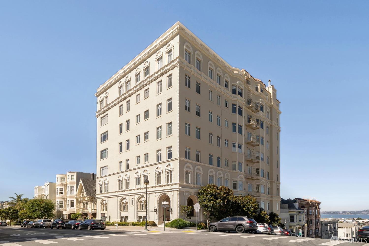 Detail Gallery Image 2 of 33 For 2100 Green St #206,  San Francisco,  CA 94123 - 2 Beds | 2 Baths