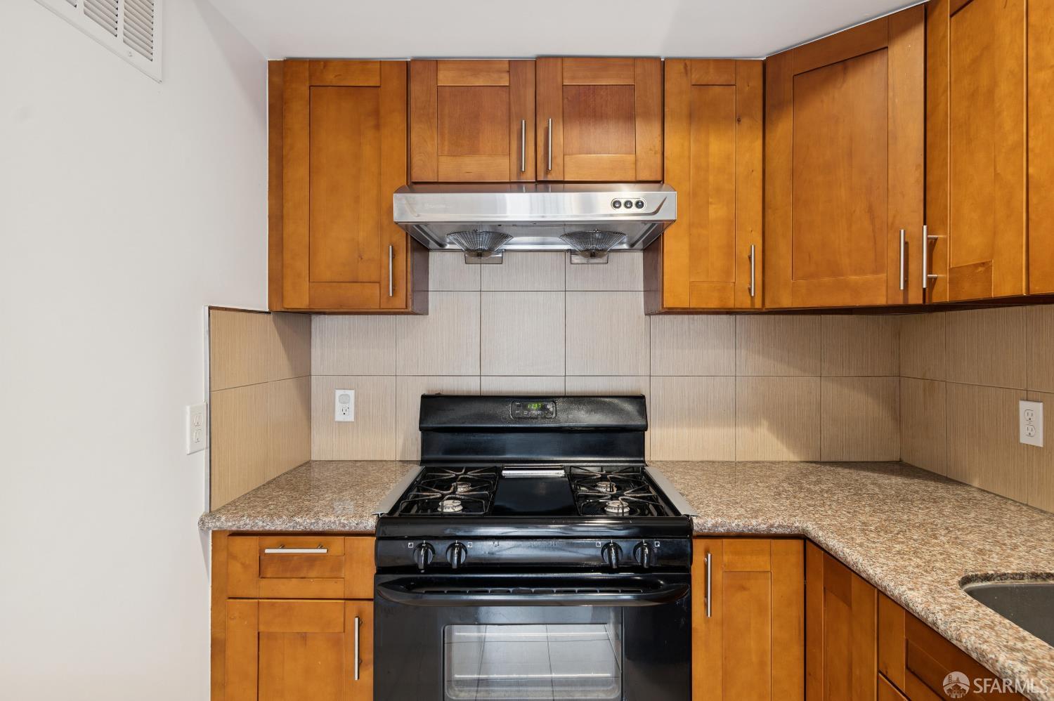 Detail Gallery Image 42 of 59 For 257 Hampshire Ct, Daly City,  CA 94015 - 5 Beds | 4 Baths