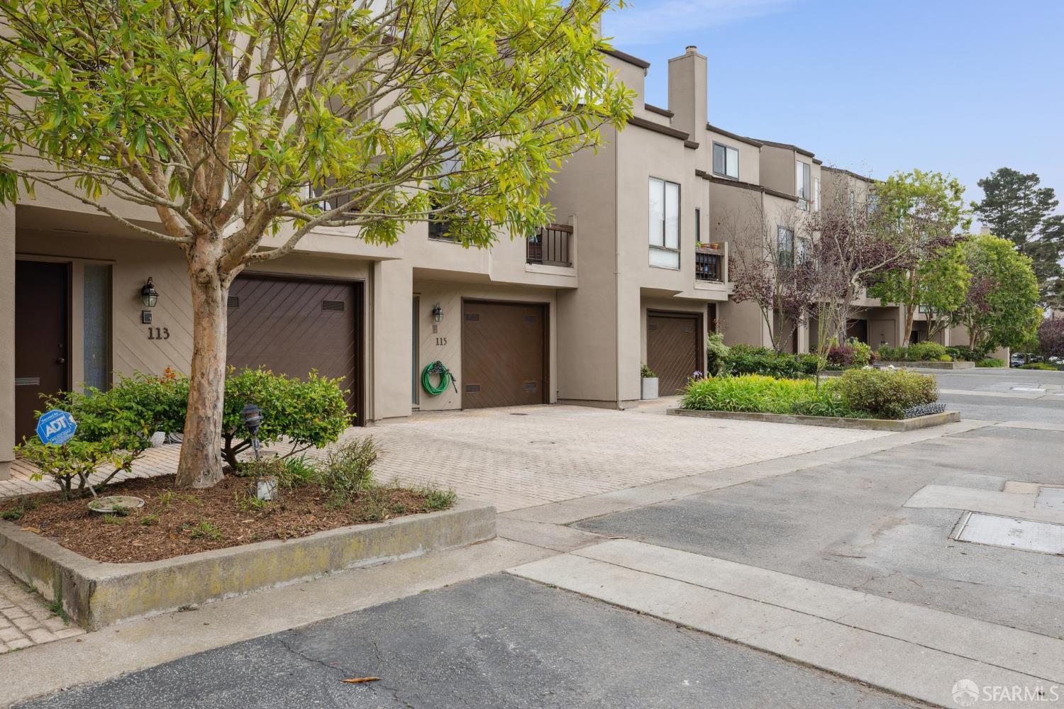 Photo #5: 425083916 Listing: Photo #5