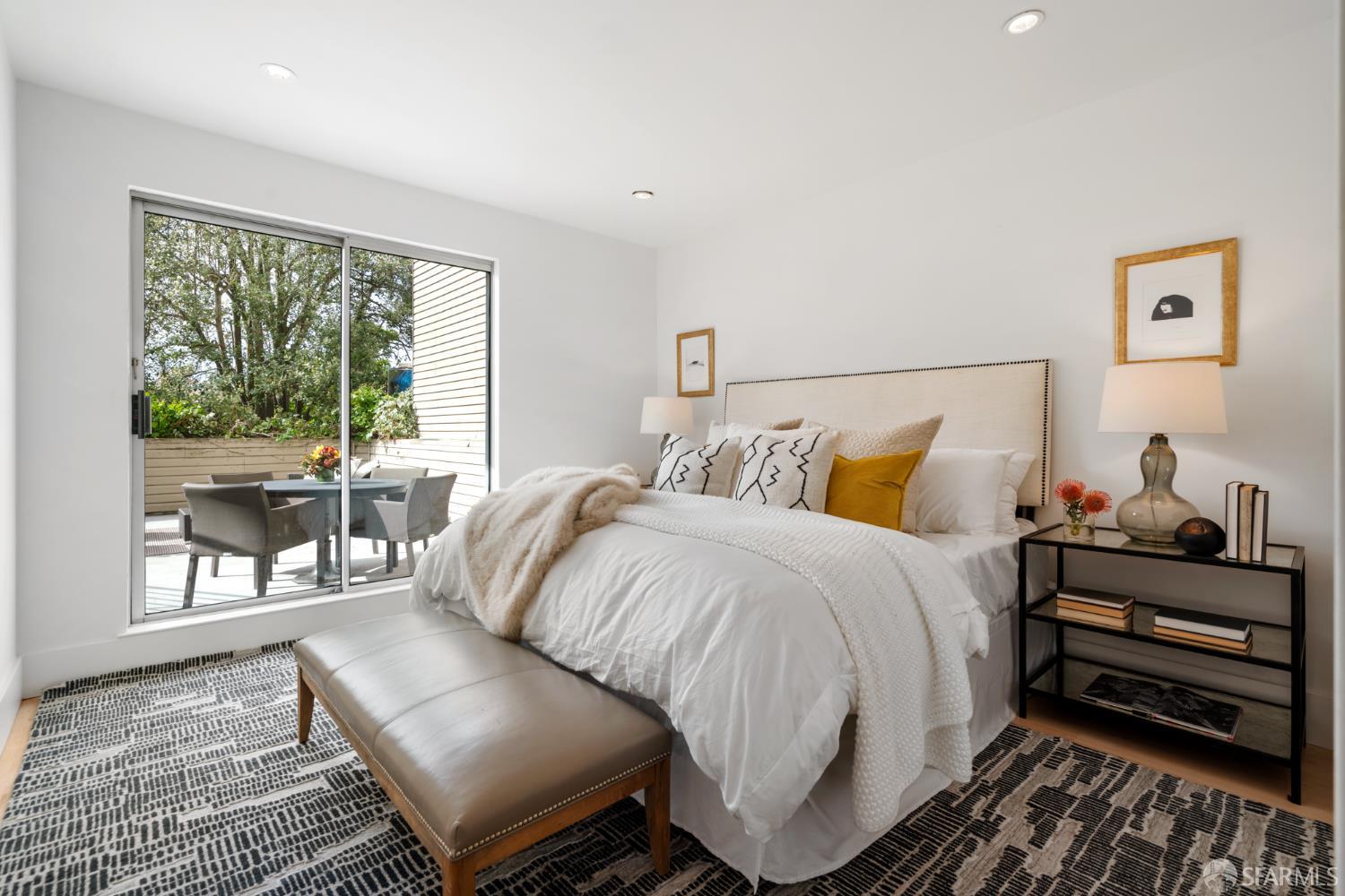 Detail Gallery Image 13 of 26 For 2315 Van Ness Ave #2,  San Francisco,  CA 94109 - 2 Beds | 1/1 Baths