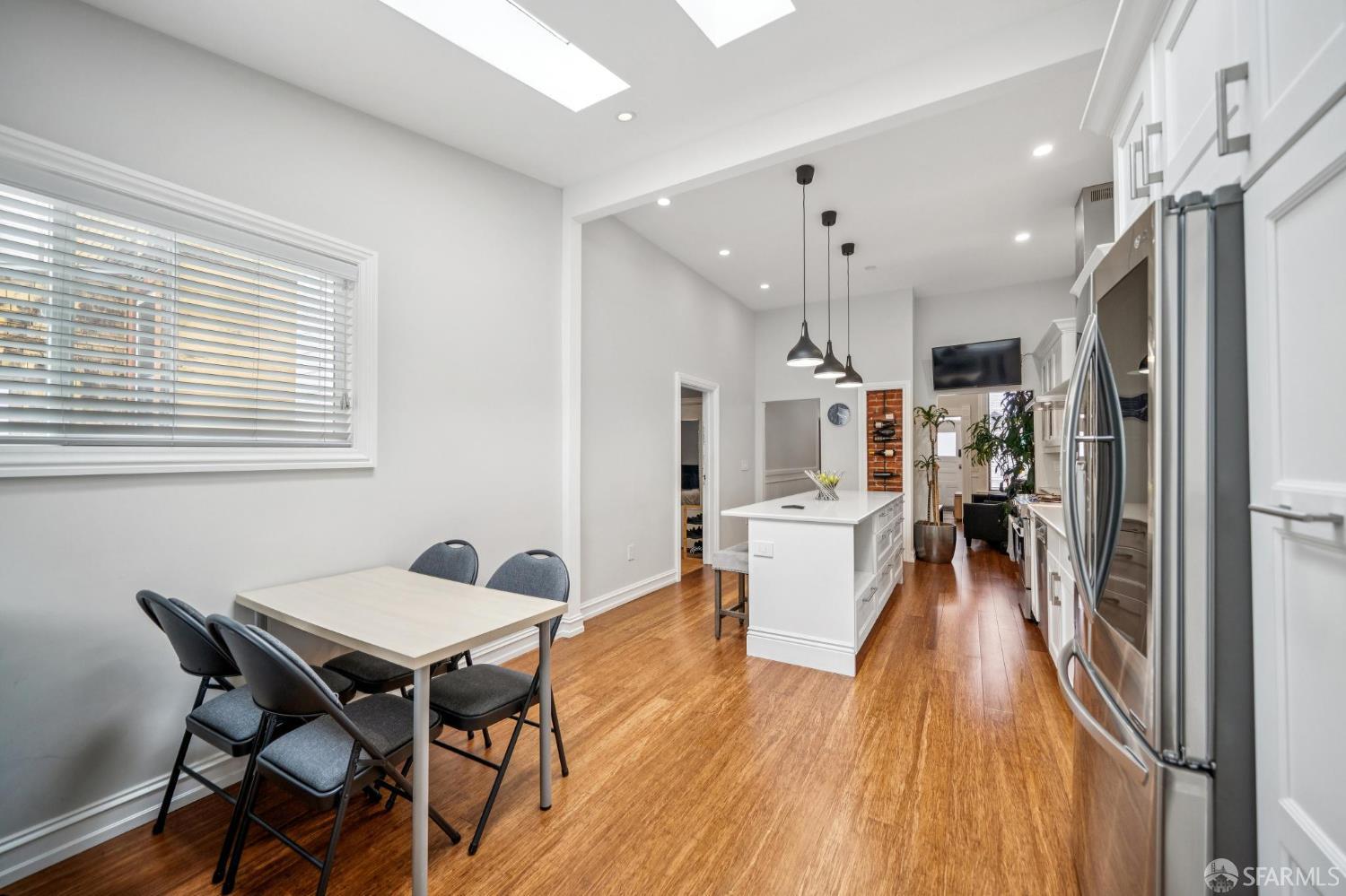 Detail Gallery Image 21 of 35 For 1040 Sanchez St, San Francisco,  CA 94114 - 2 Beds | 1 Baths