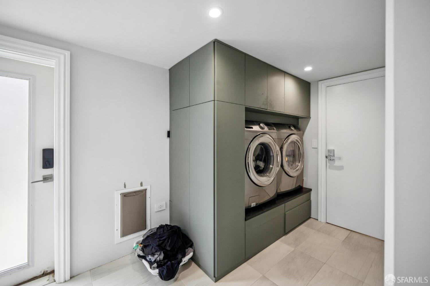 Detail Gallery Image 27 of 35 For 1040 Sanchez St, San Francisco,  CA 94114 - 2 Beds | 1 Baths