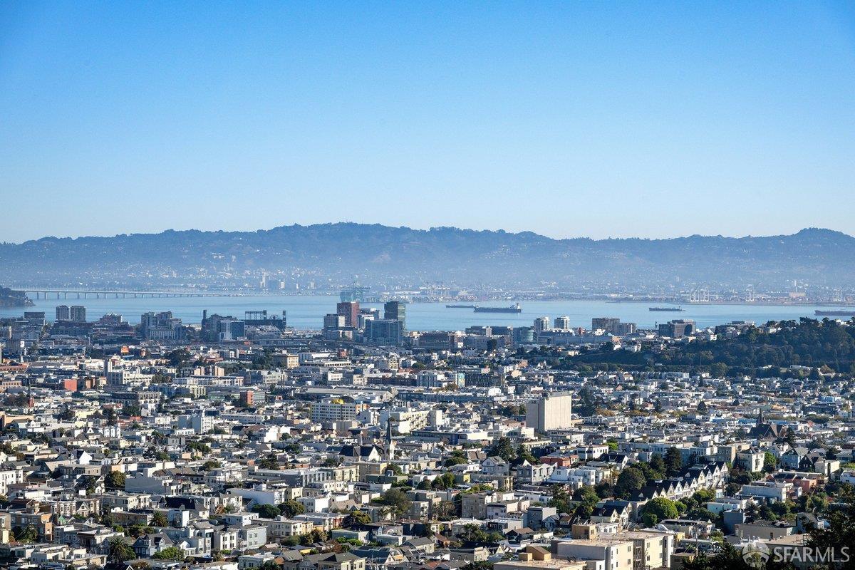 Detail Gallery Image 71 of 83 For 678 28th St, San Francisco,  CA 94131 - 4 Beds | 3/1 Baths