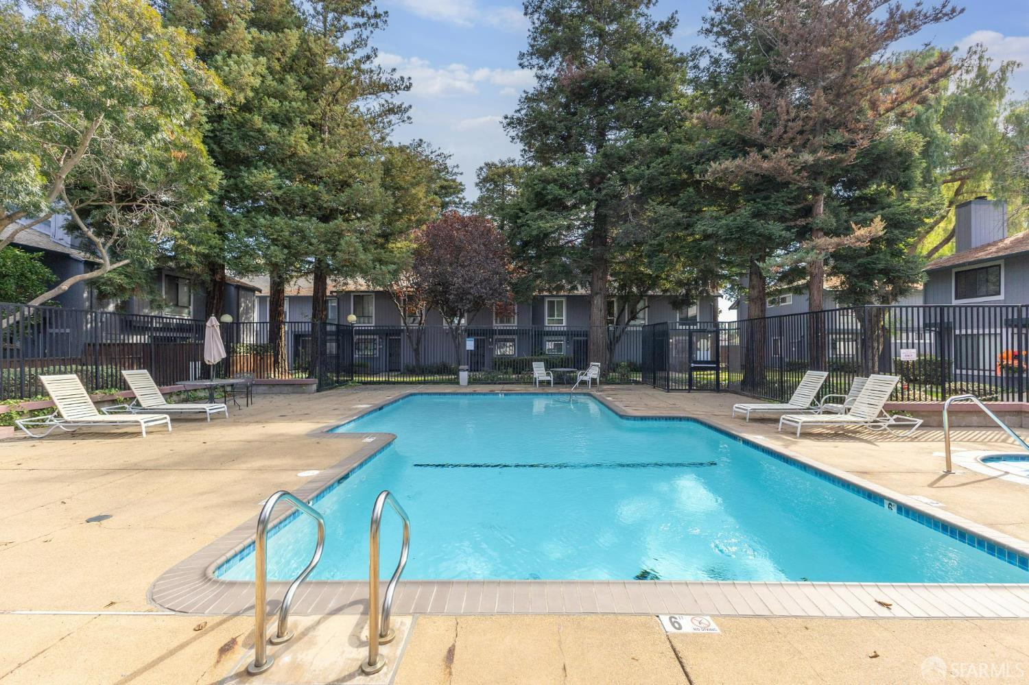 Detail Gallery Image 35 of 42 For 36931 Newark Blvd #E,  Newark,  CA 94560 - 2 Beds | 2/1 Baths