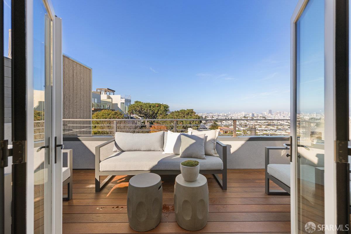 Detail Gallery Image 37 of 83 For 678 28th St, San Francisco,  CA 94131 - 4 Beds | 3/1 Baths