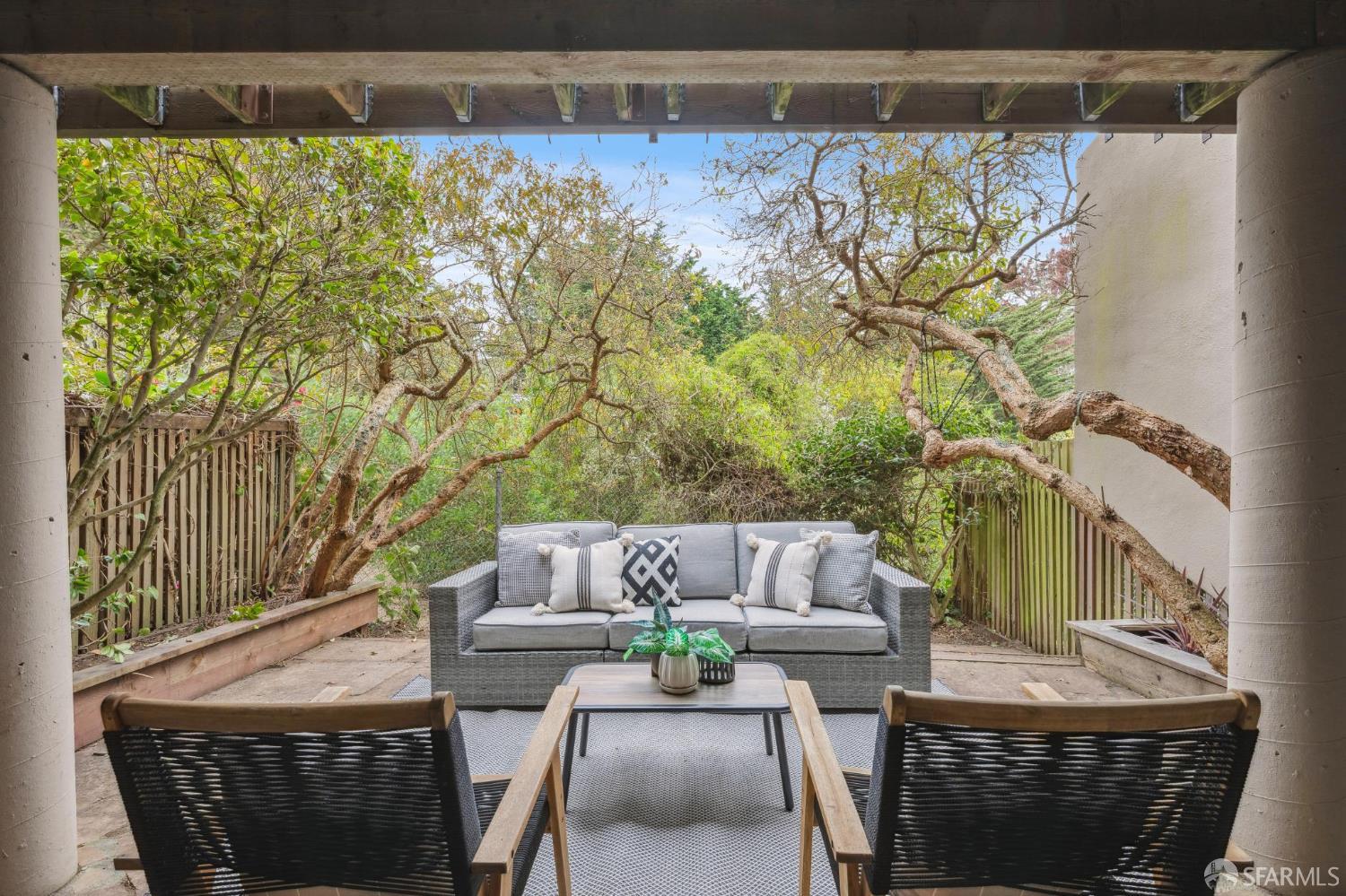 Photo #6: 425083636 Listing: Photo #6