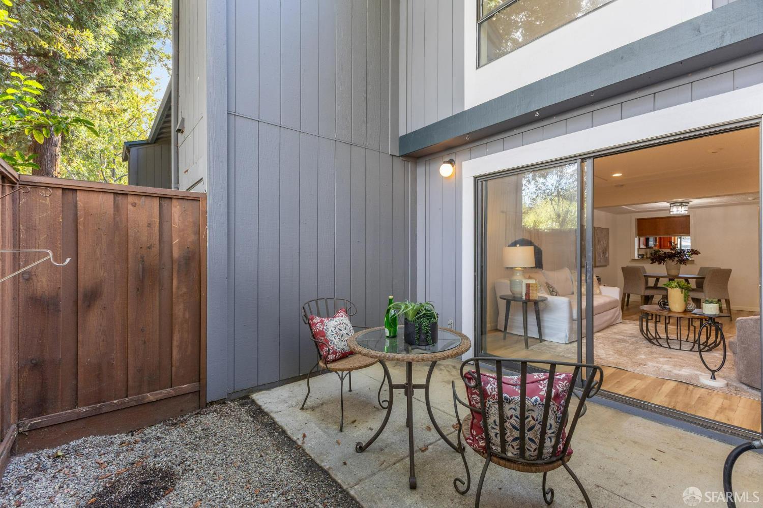 Detail Gallery Image 20 of 42 For 36931 Newark Blvd #E,  Newark,  CA 94560 - 2 Beds | 2/1 Baths