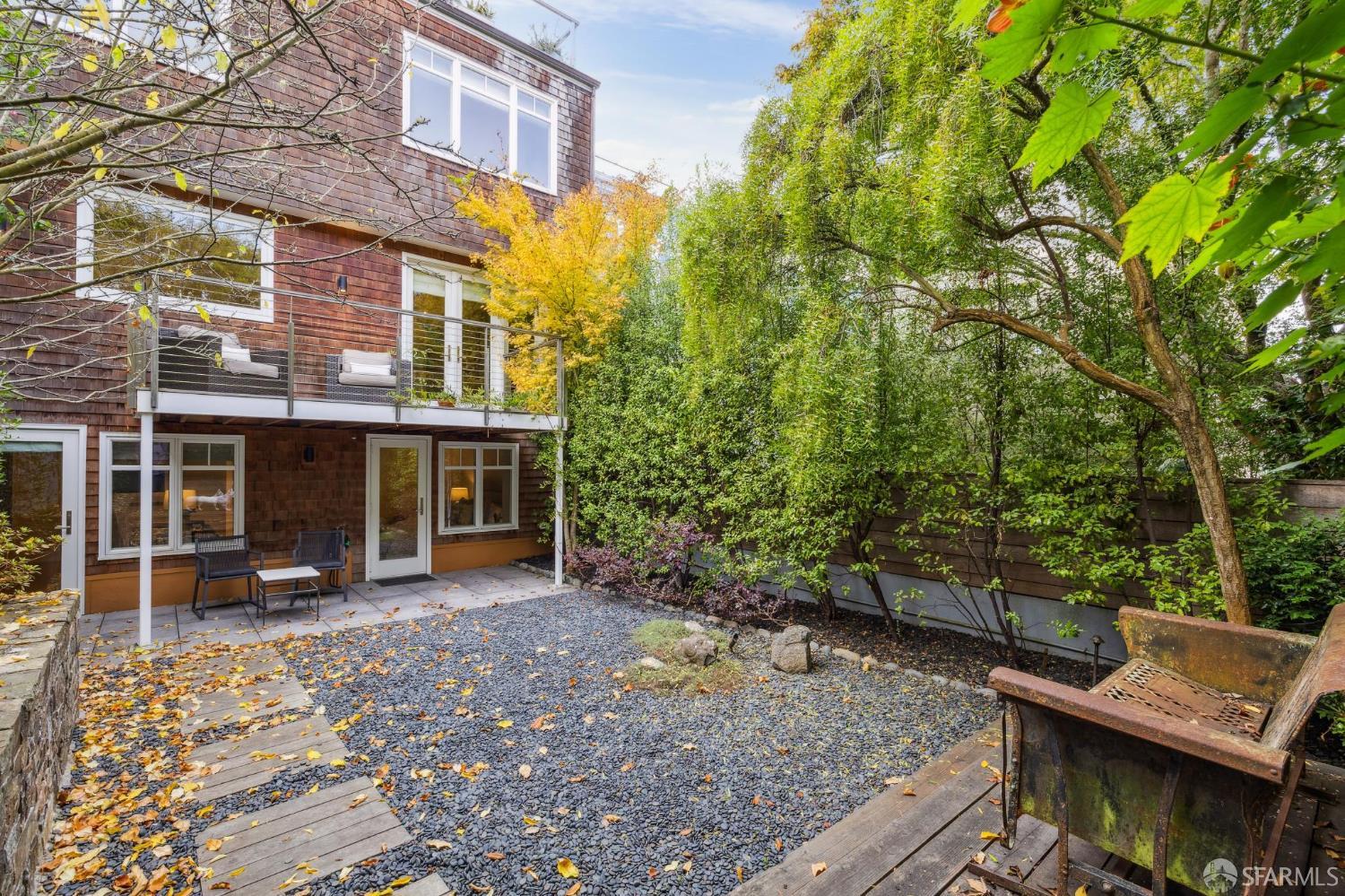 Detail Gallery Image 64 of 67 For 2550 Baker St, San Francisco,  CA 94123 - 3 Beds | 4/1 Baths