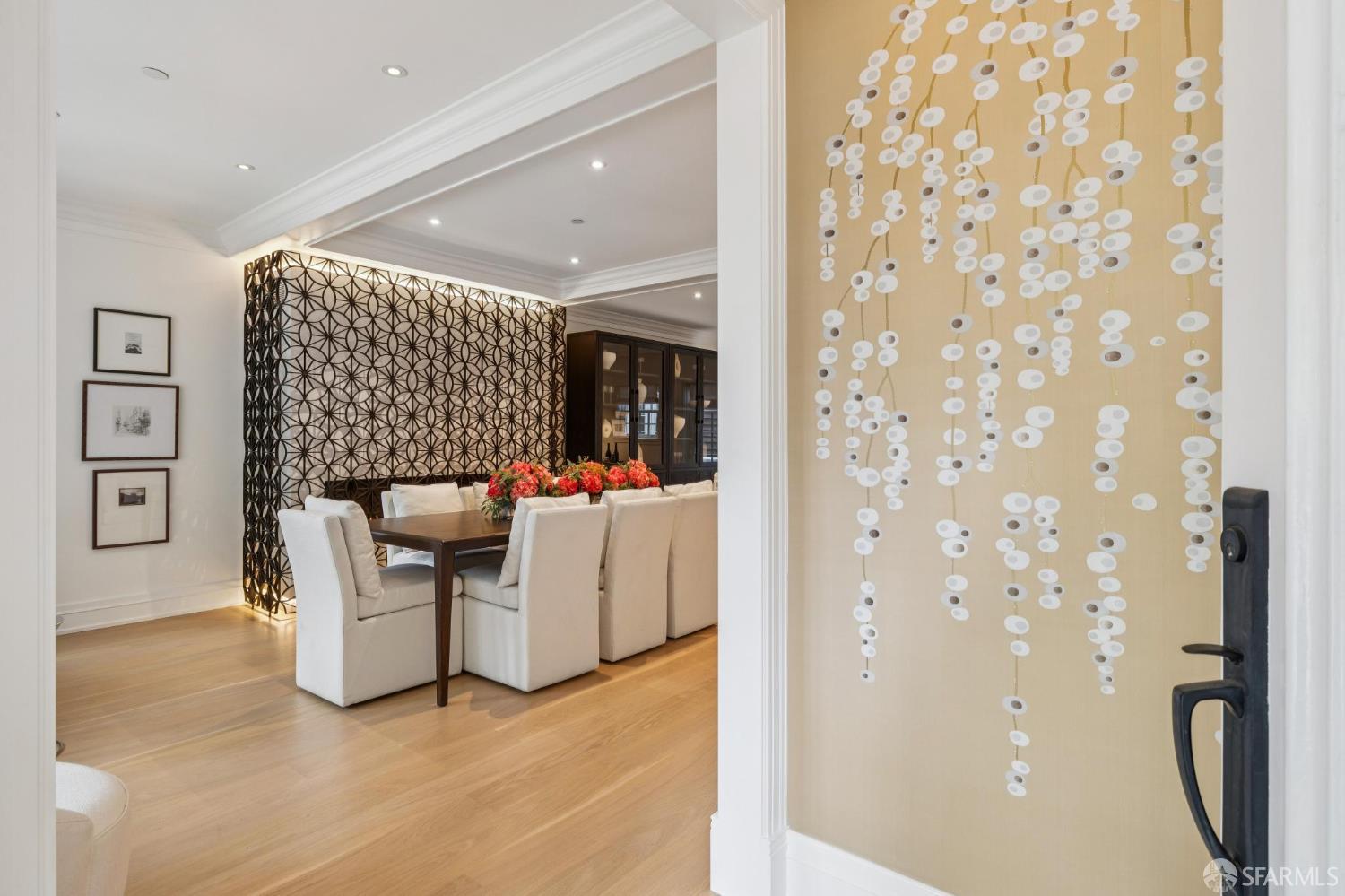 Detail Gallery Image 3 of 67 For 2550 Baker St, San Francisco,  CA 94123 - 3 Beds | 4/1 Baths