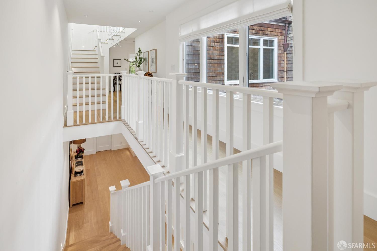 Detail Gallery Image 25 of 67 For 2550 Baker St, San Francisco,  CA 94123 - 3 Beds | 4/1 Baths