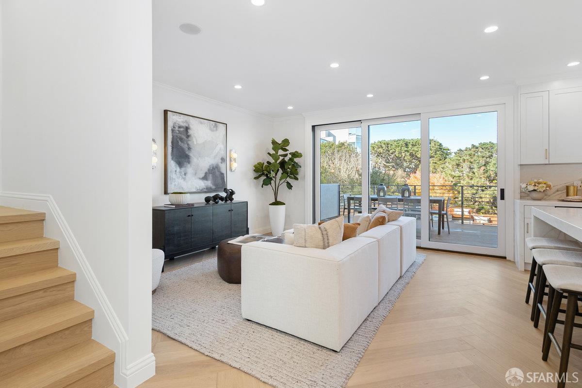 Detail Gallery Image 15 of 83 For 678 28th St, San Francisco,  CA 94131 - 4 Beds | 3/1 Baths