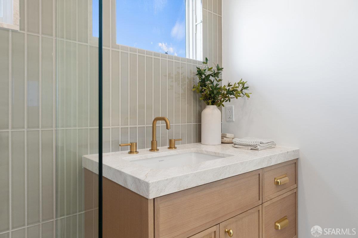 Detail Gallery Image 34 of 83 For 678 28th St, San Francisco,  CA 94131 - 4 Beds | 3/1 Baths