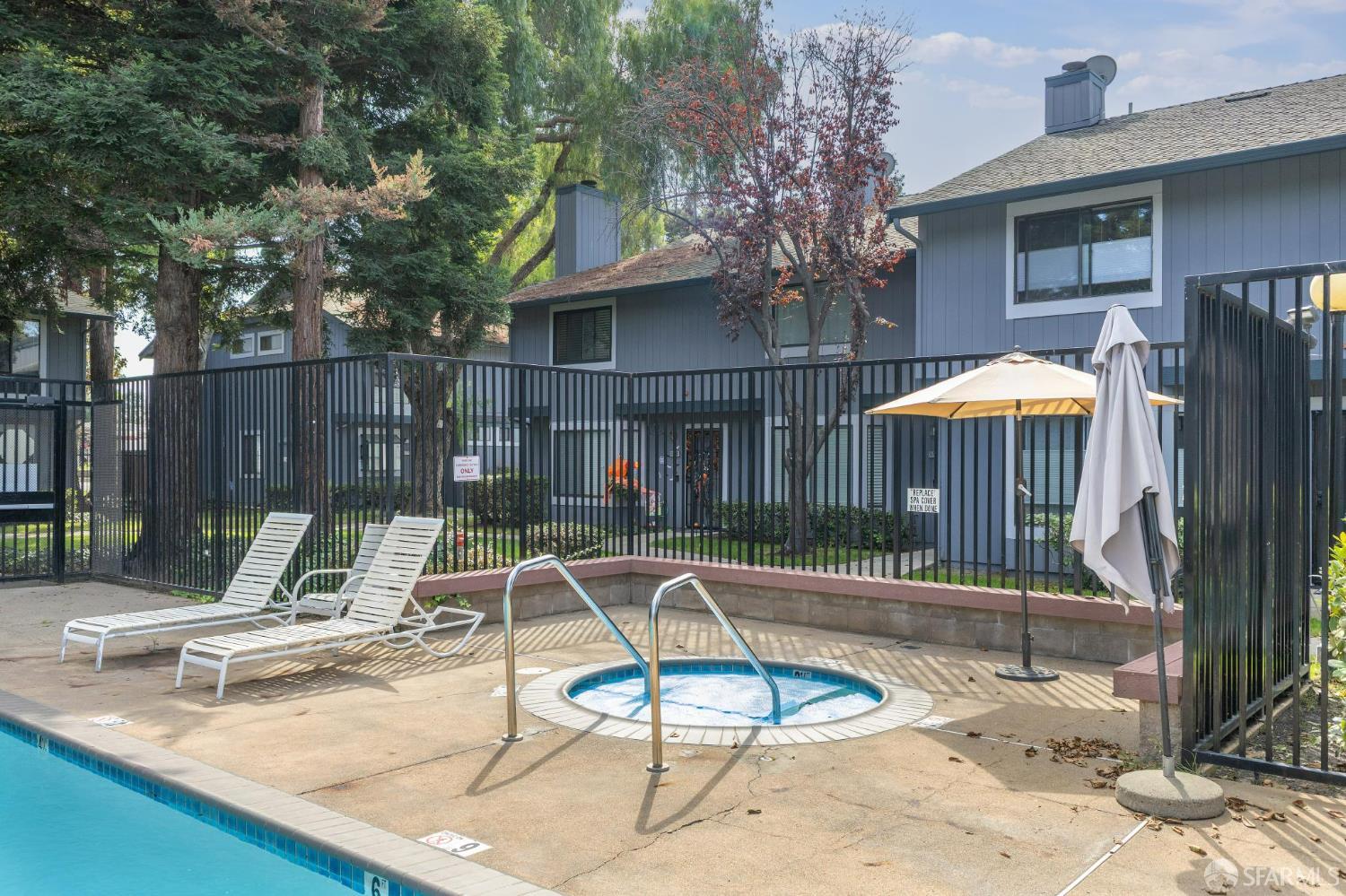 Detail Gallery Image 37 of 42 For 36931 Newark Blvd #E,  Newark,  CA 94560 - 2 Beds | 2/1 Baths