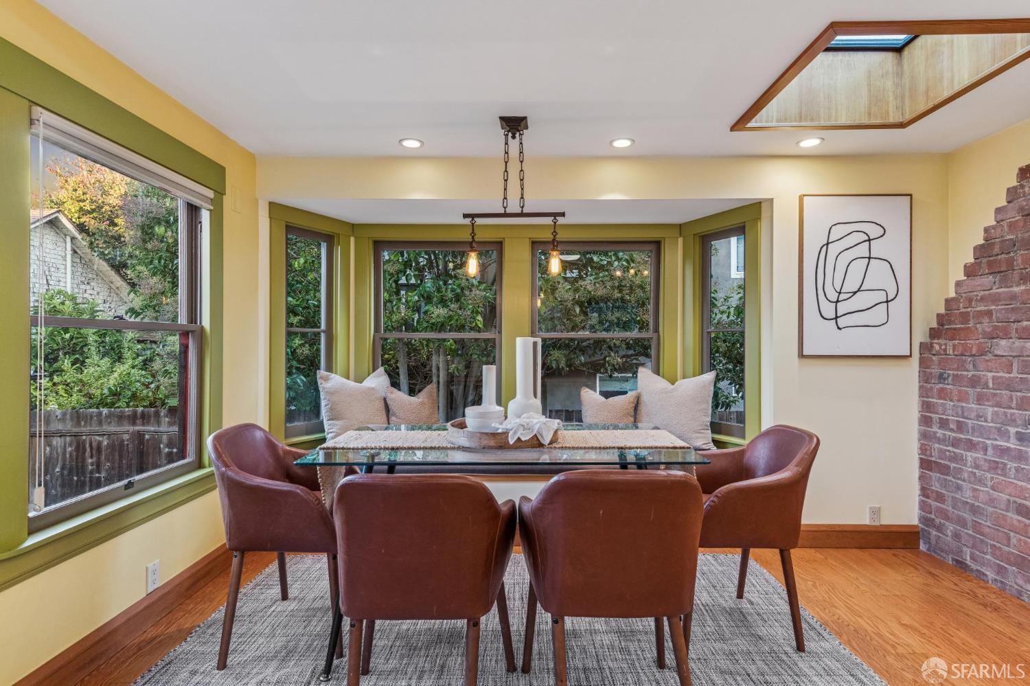 Detail Gallery Image 26 of 56 For 526 52nd St, Oakland,  CA 94609 - 2 Beds | 1/2 Baths