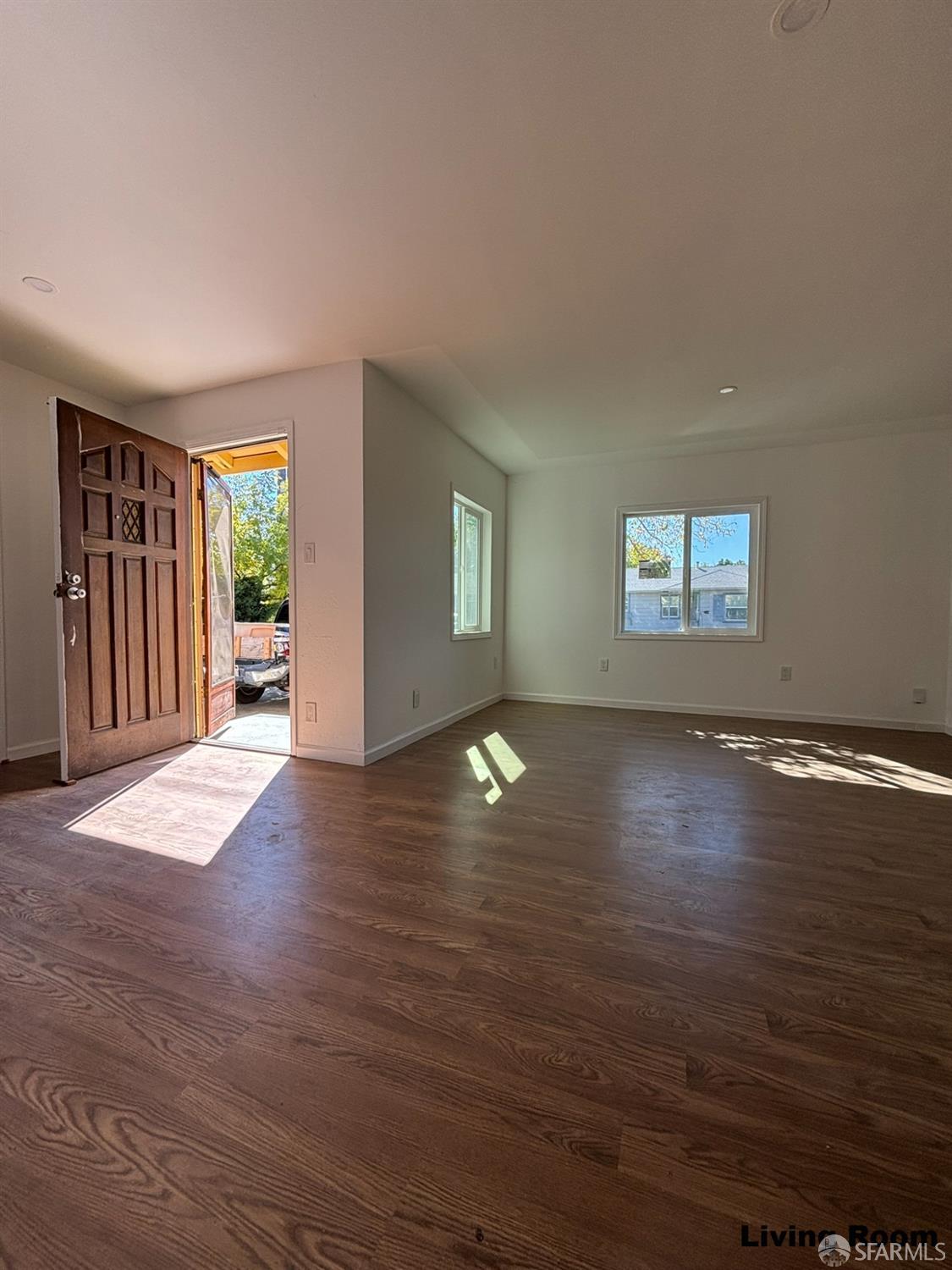 Detail Gallery Image 3 of 12 For 2861 Mount Diablo St, Concord,  CA 94518 - 3 Beds | 2 Baths