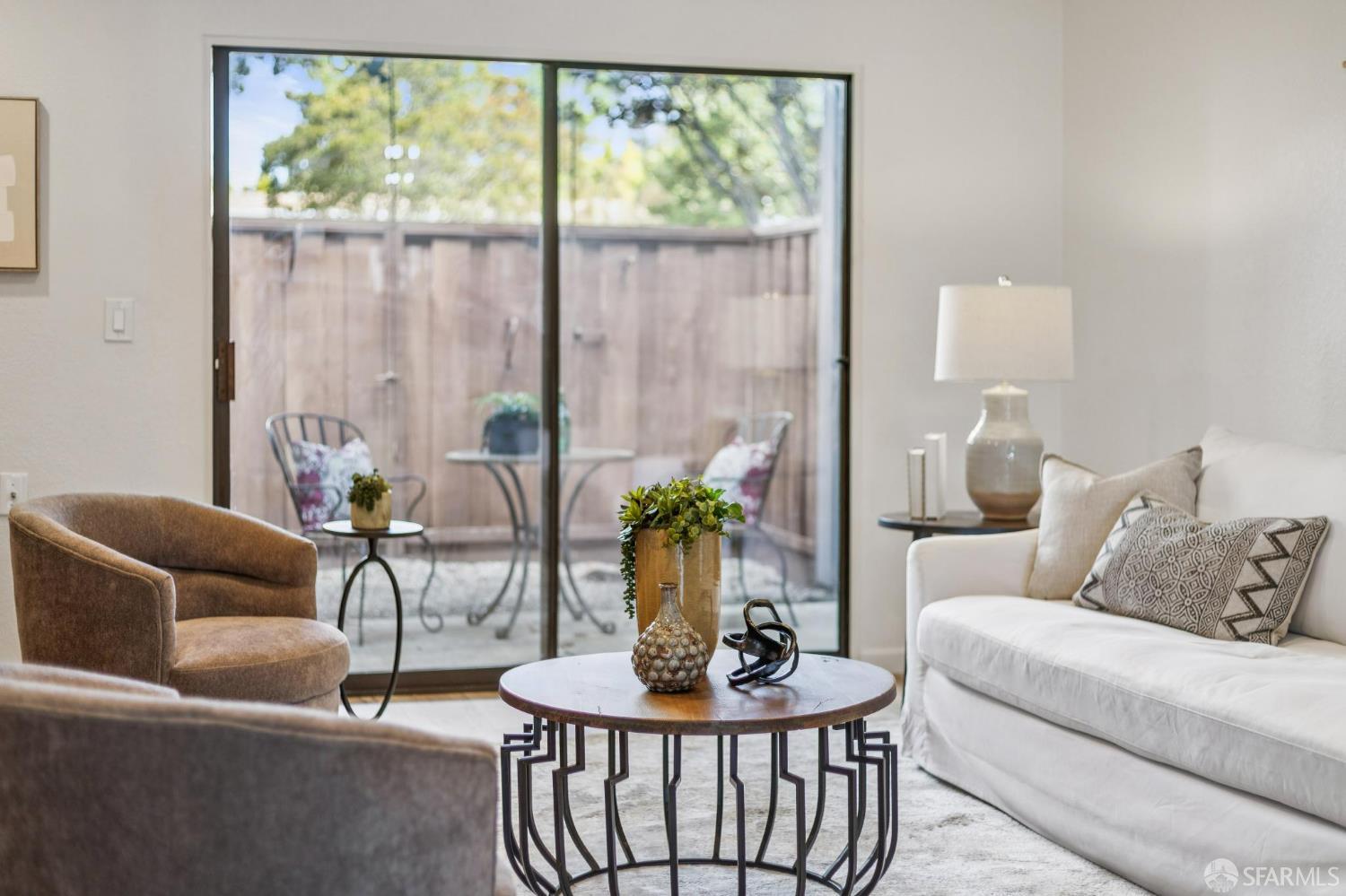 Detail Gallery Image 14 of 42 For 36931 Newark Blvd #E,  Newark,  CA 94560 - 2 Beds | 2/1 Baths