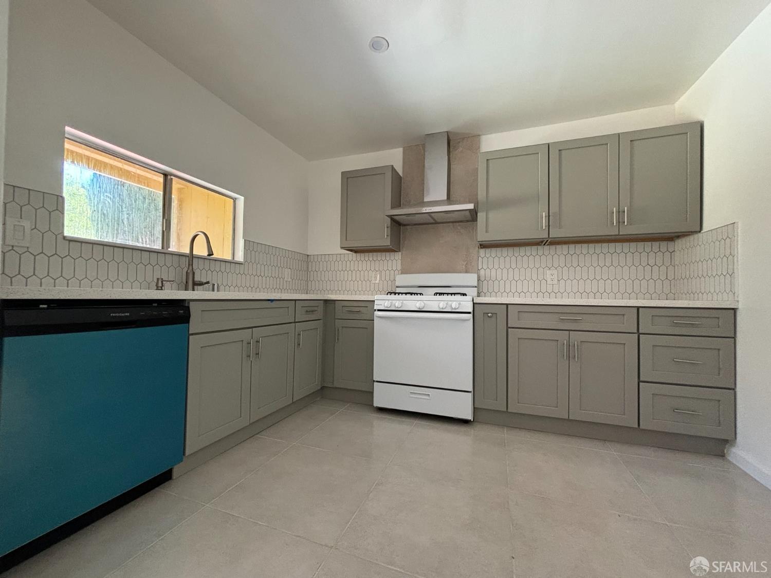 Detail Gallery Image 4 of 12 For 2861 Mount Diablo St, Concord,  CA 94518 - 3 Beds | 2 Baths