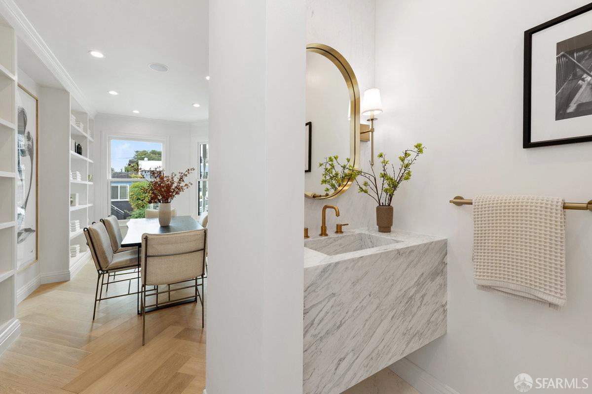 Detail Gallery Image 13 of 83 For 678 28th St, San Francisco,  CA 94131 - 4 Beds | 3/1 Baths