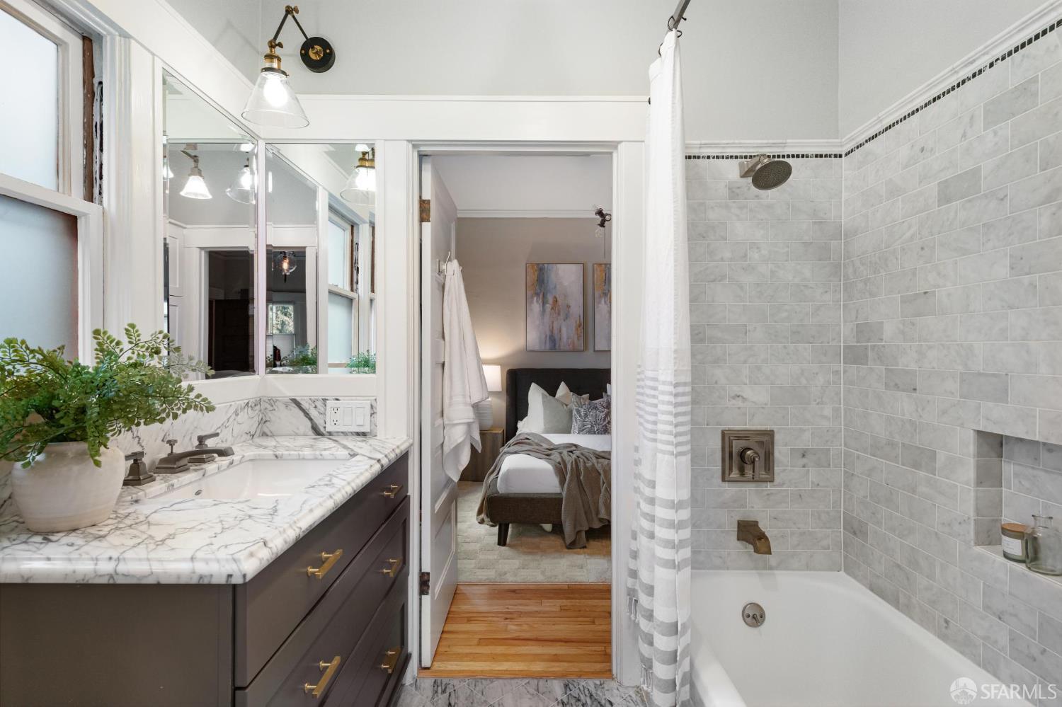 Detail Gallery Image 39 of 56 For 526 52nd St, Oakland,  CA 94609 - 2 Beds | 1/2 Baths