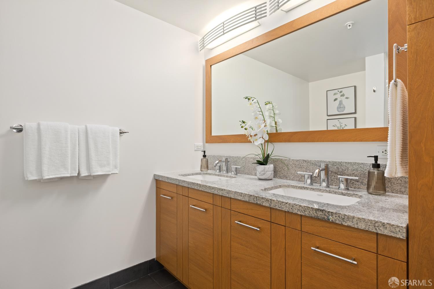 Photo #15: 425082926 Listing: Photo #15