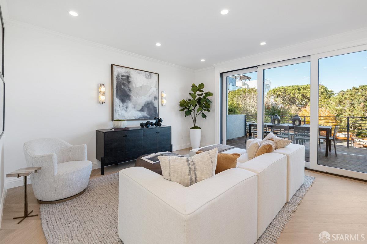 Detail Gallery Image 16 of 83 For 678 28th St, San Francisco,  CA 94131 - 4 Beds | 3/1 Baths