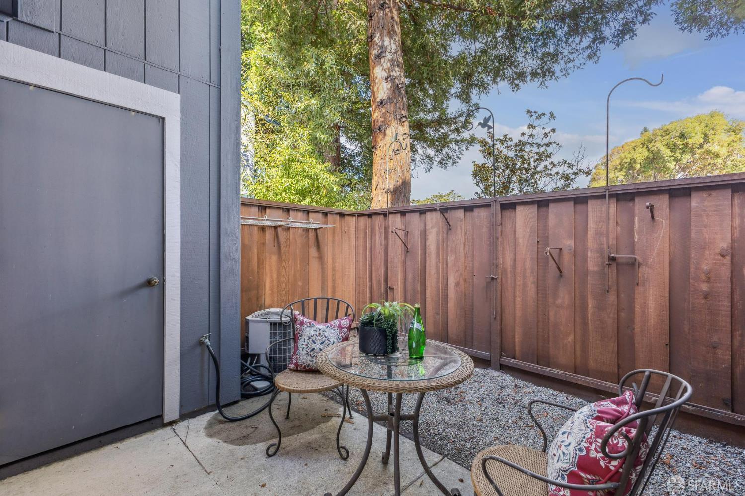 Detail Gallery Image 19 of 42 For 36931 Newark Blvd #E,  Newark,  CA 94560 - 2 Beds | 2/1 Baths