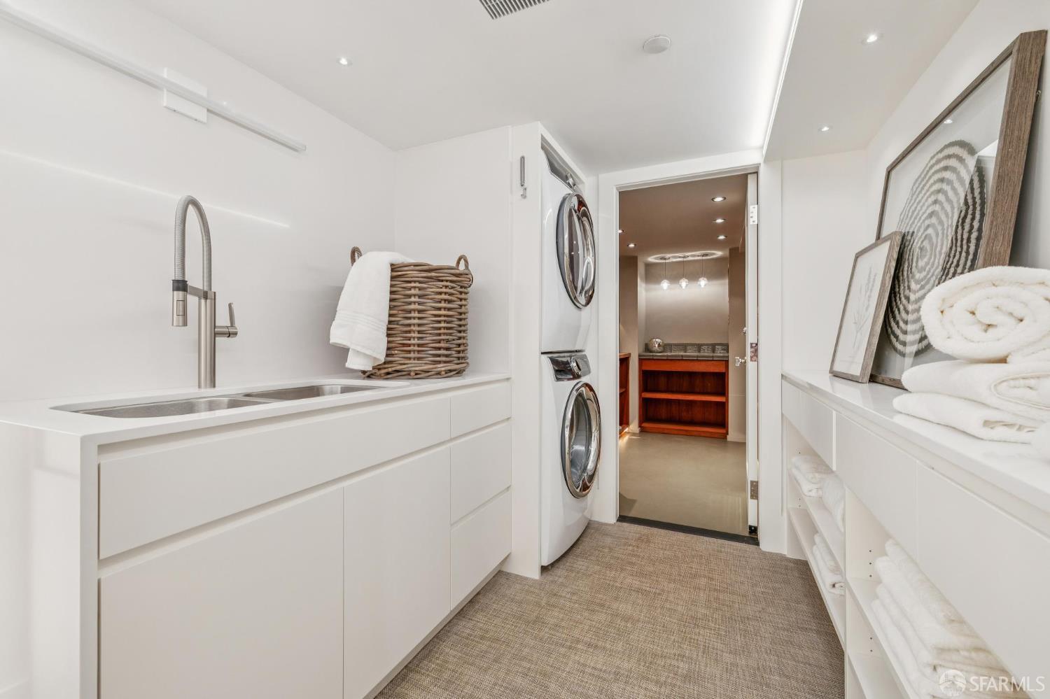 Detail Gallery Image 58 of 67 For 2550 Baker St, San Francisco,  CA 94123 - 3 Beds | 4/1 Baths