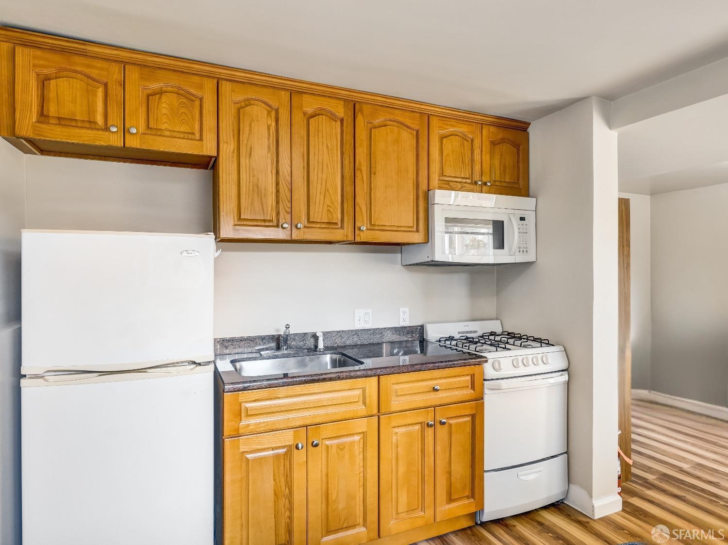 Detail Gallery Image 15 of 20 For 2335 Balboa St, San Francisco,  CA 94121 - – Beds | – Baths