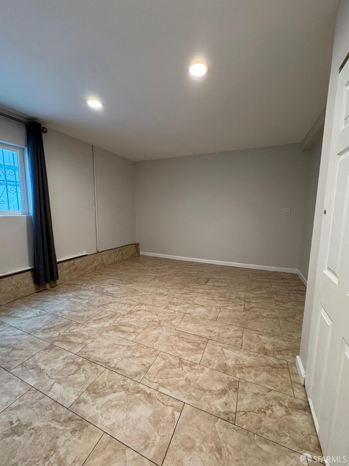 Detail Gallery Image 11 of 20 For 444 Higate Dr #LOWER,  Daly City,  CA 94015 - 3 Beds | 1/1 Baths