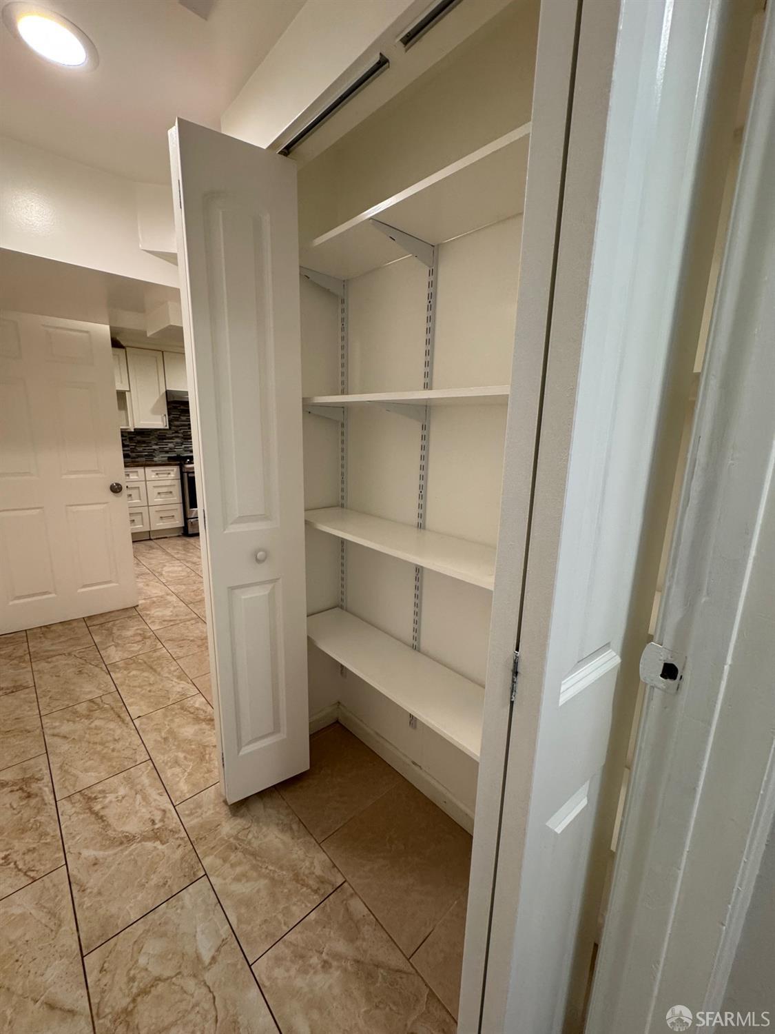 Detail Gallery Image 9 of 20 For 444 Higate Dr #LOWER,  Daly City,  CA 94015 - 3 Beds | 1/1 Baths