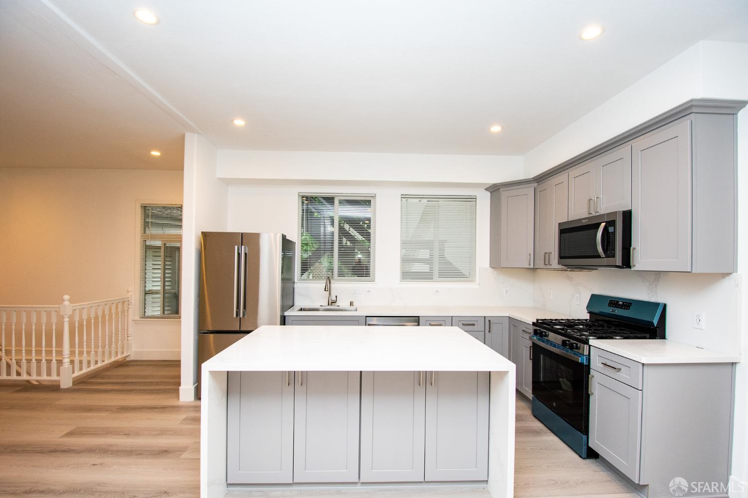 Detail Gallery Image 5 of 21 For 2825 Golden Gate Ave, San Francisco,  CA 94118 - 3 Beds | 2 Baths