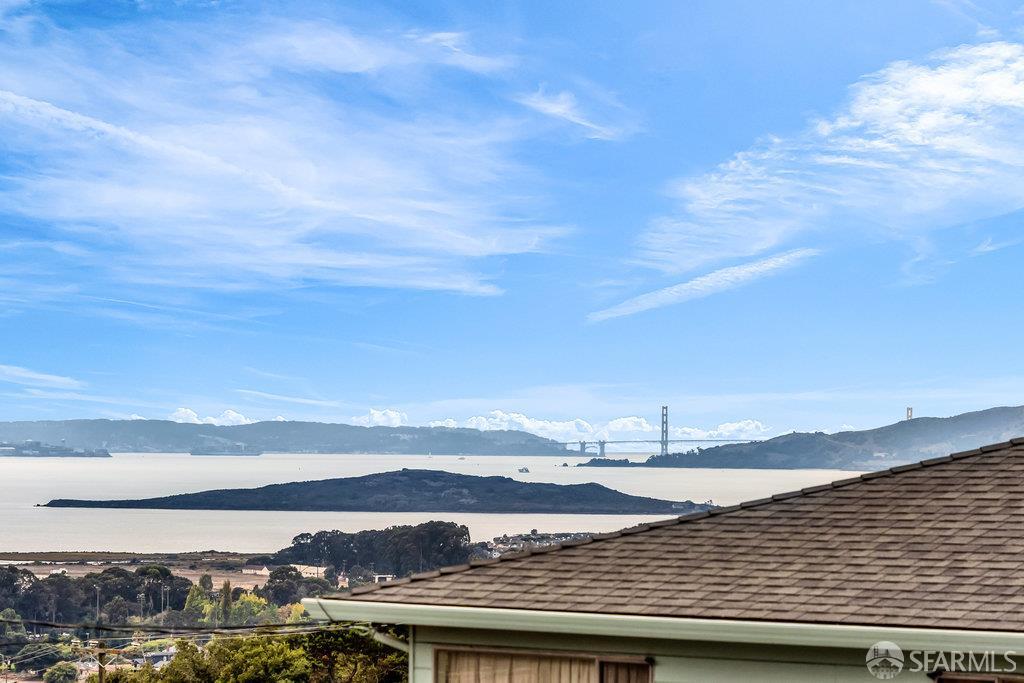 Detail Gallery Image 7 of 49 For 2034 Carquinez Ave, El Cerrito,  CA 94530 - 2 Beds | 1 Baths