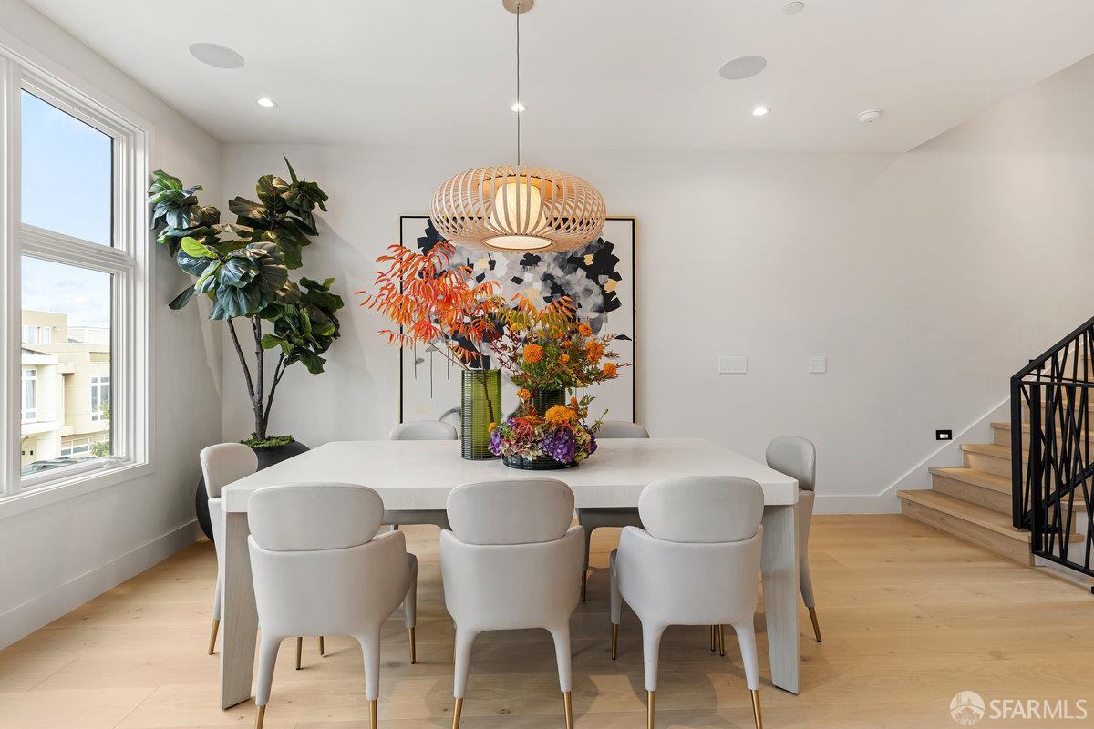 Detail Gallery Image 11 of 96 For 561 Duncan St, San Francisco,  CA 94131 - 4 Beds | 4/2 Baths