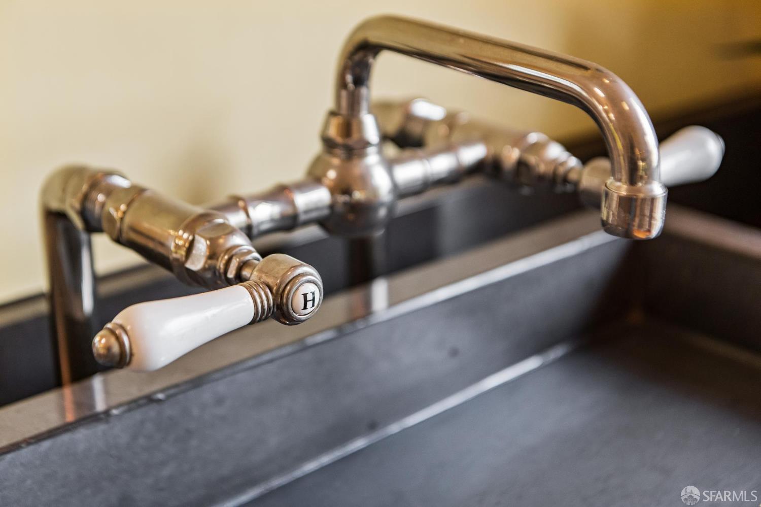 Detail Gallery Image 24 of 56 For 526 52nd St, Oakland,  CA 94609 - 2 Beds | 1/2 Baths