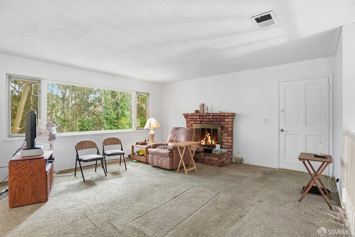 Detail Gallery Image 5 of 46 For 1191 Alicante Dr, Pacifica,  CA 94044 - 3 Beds | 2 Baths