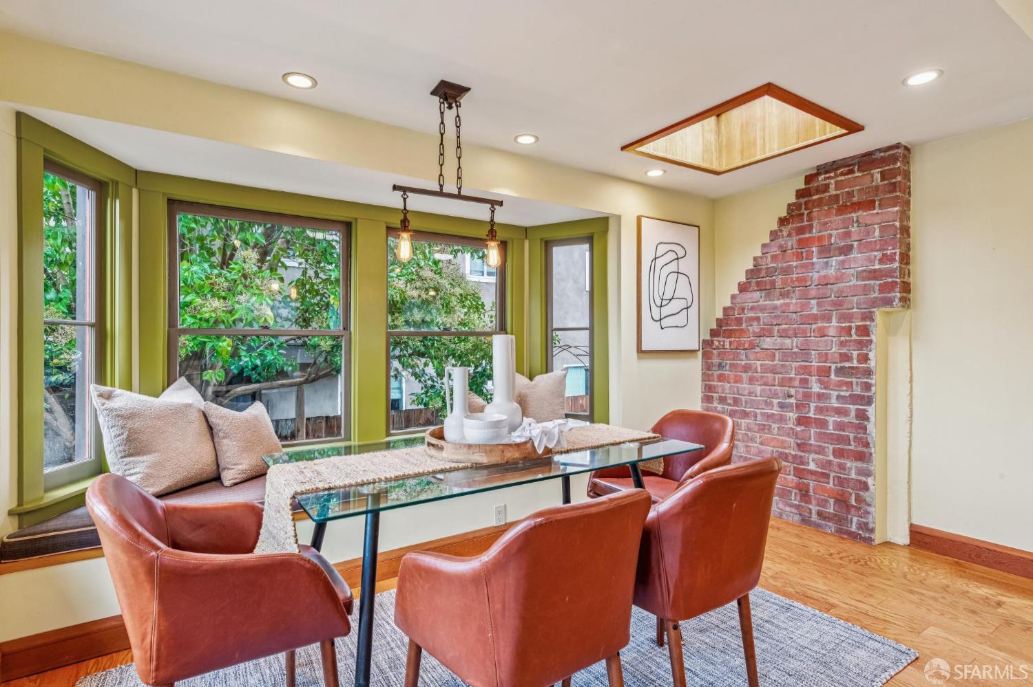 Detail Gallery Image 27 of 56 For 526 52nd St, Oakland,  CA 94609 - 2 Beds | 1/2 Baths