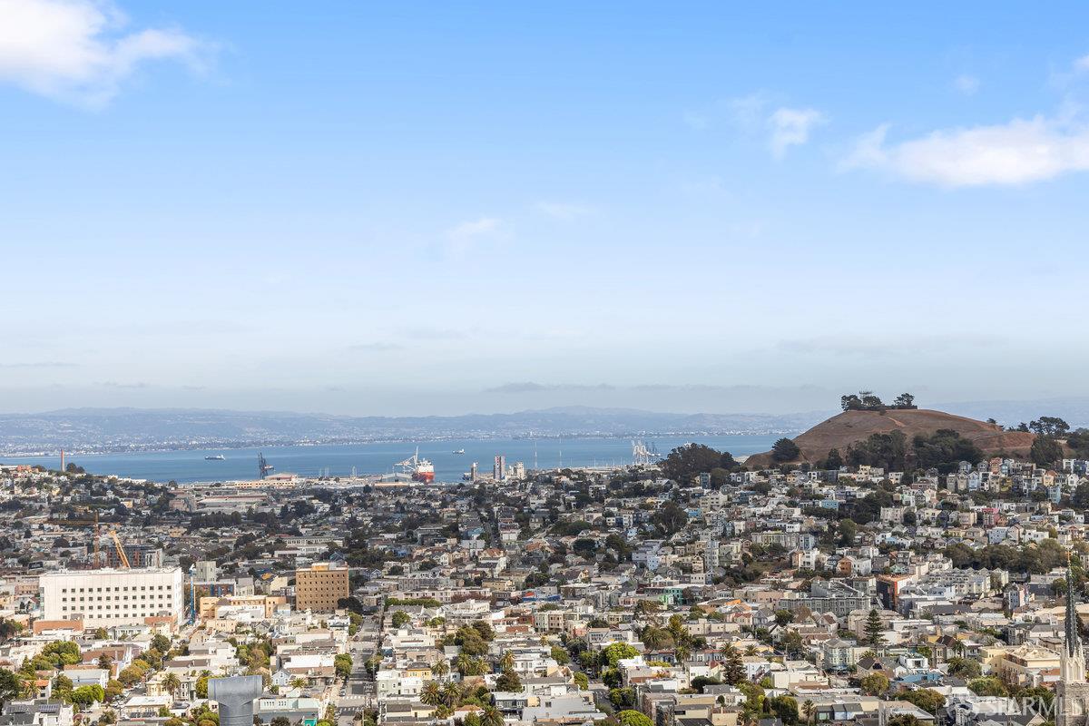 Detail Gallery Image 33 of 96 For 561 Duncan St, San Francisco,  CA 94131 - 4 Beds | 4/2 Baths