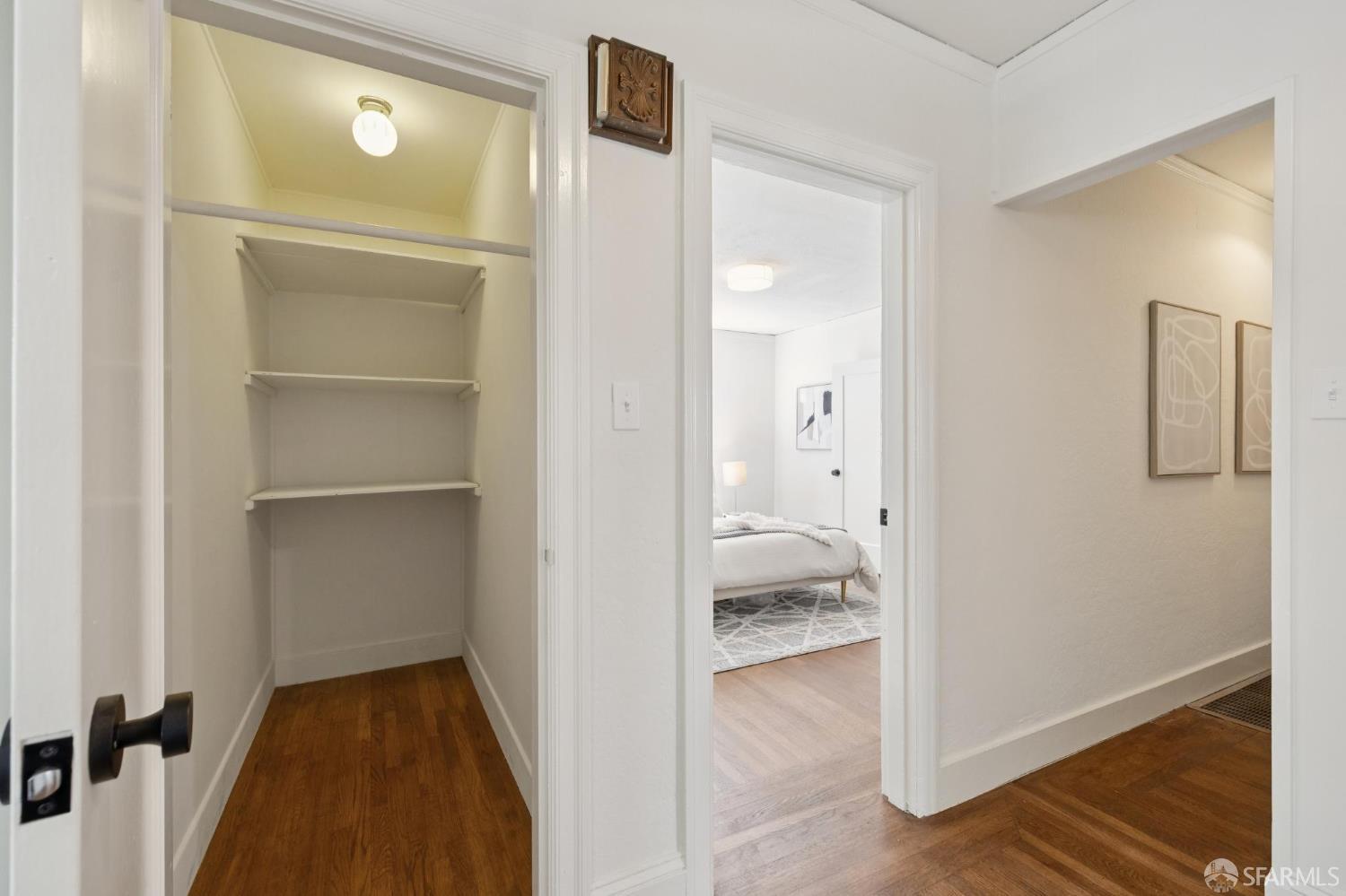 Detail Gallery Image 25 of 72 For 1115 Capuchino Ave, Burlingame,  CA 94010 - 4 Beds | 2 Baths