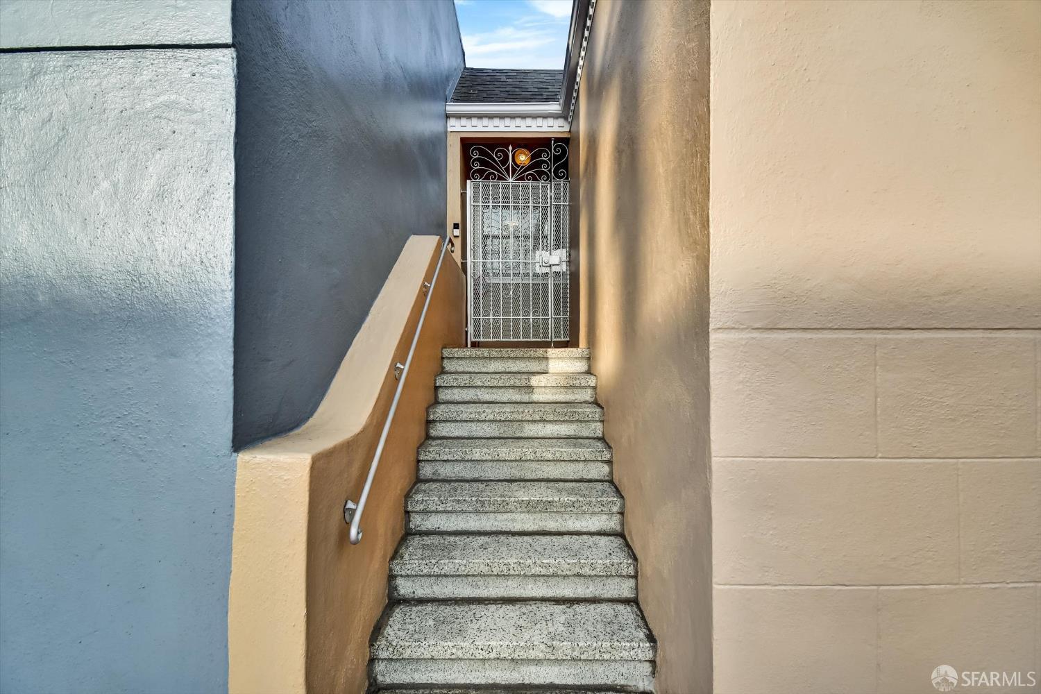 Detail Gallery Image 8 of 57 For 531 Arch St, San Francisco,  CA 94132 - 2 Beds | 1 Baths