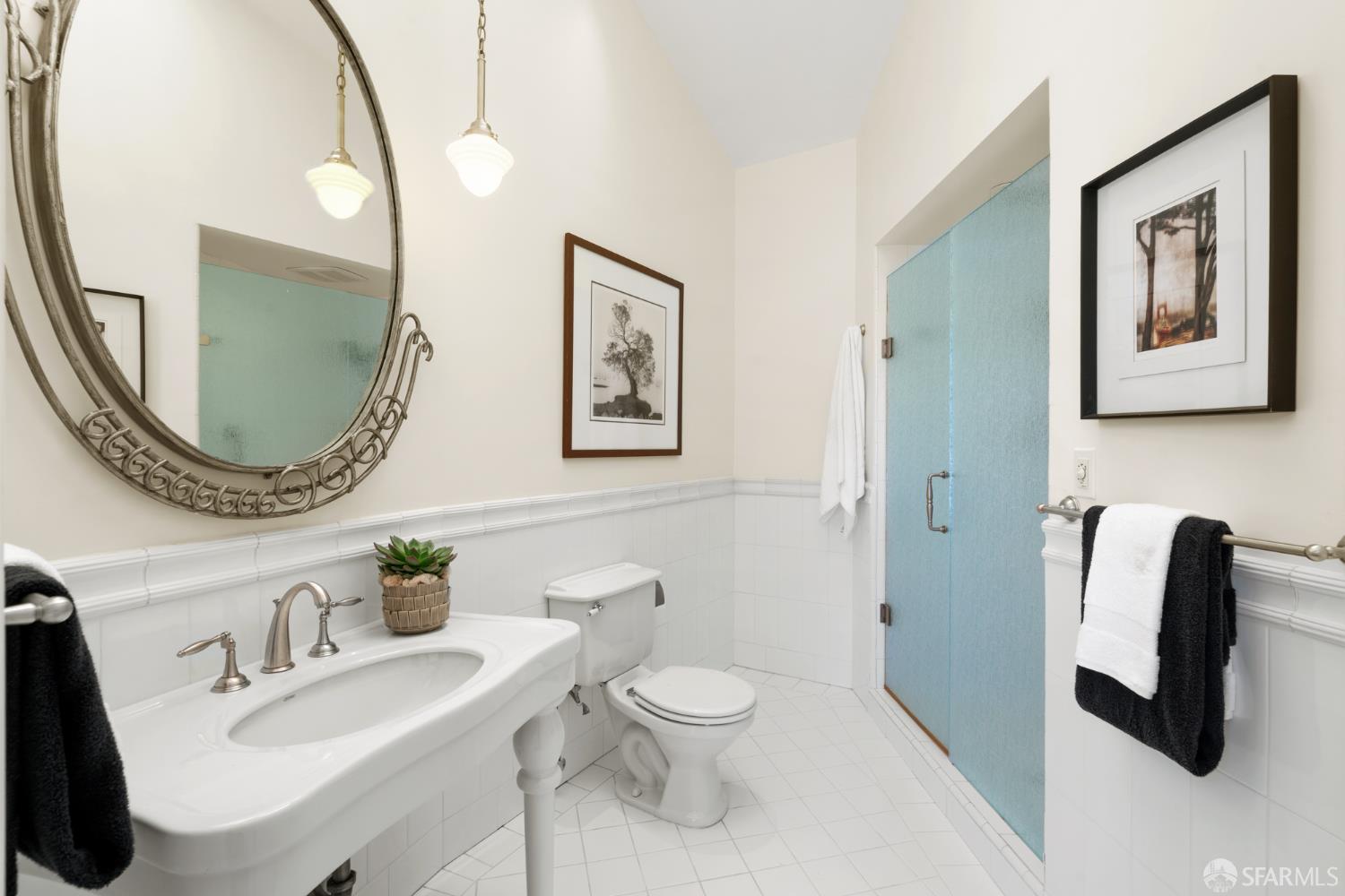 Detail Gallery Image 29 of 42 For 376 Corbett Ave, San Francisco,  CA 94114 - 3 Beds | 3 Baths