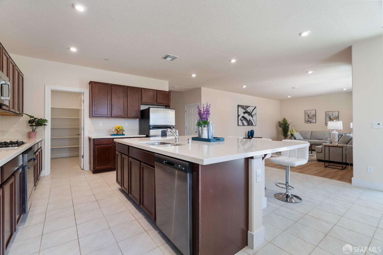 Detail Gallery Image 16 of 53 For 645 Marathon Dr, Oakley,  CA 94561 - 4 Beds | 3/1 Baths