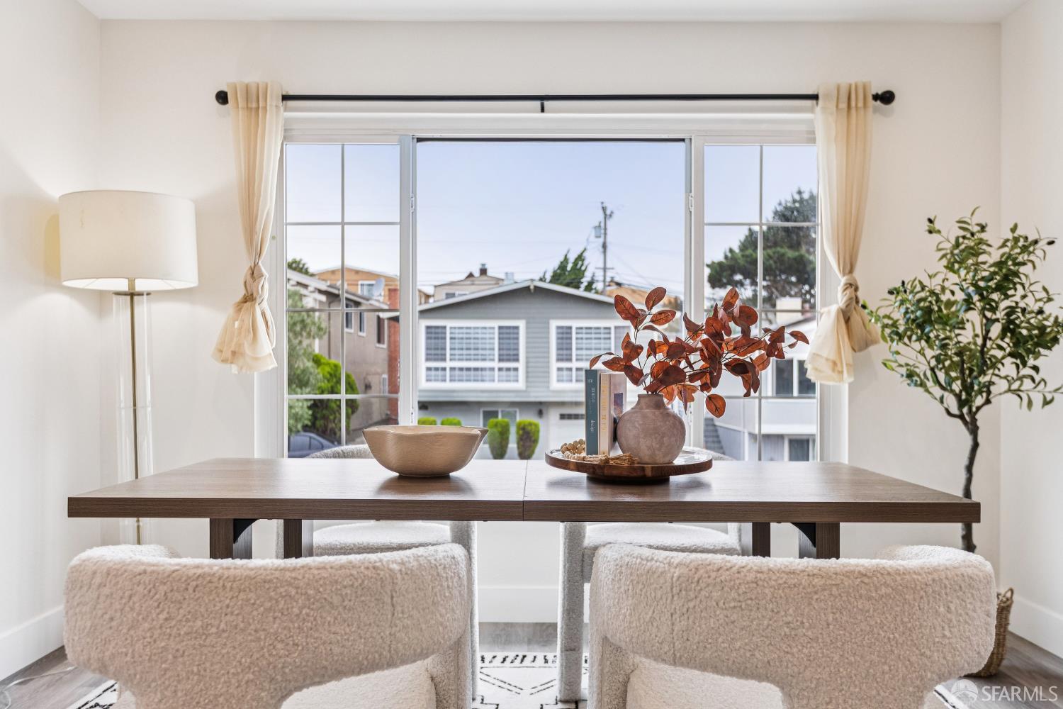 Detail Gallery Image 17 of 91 For 183 Camelia Dr, Daly City,  CA 94015 - 7 Beds | 6 Baths