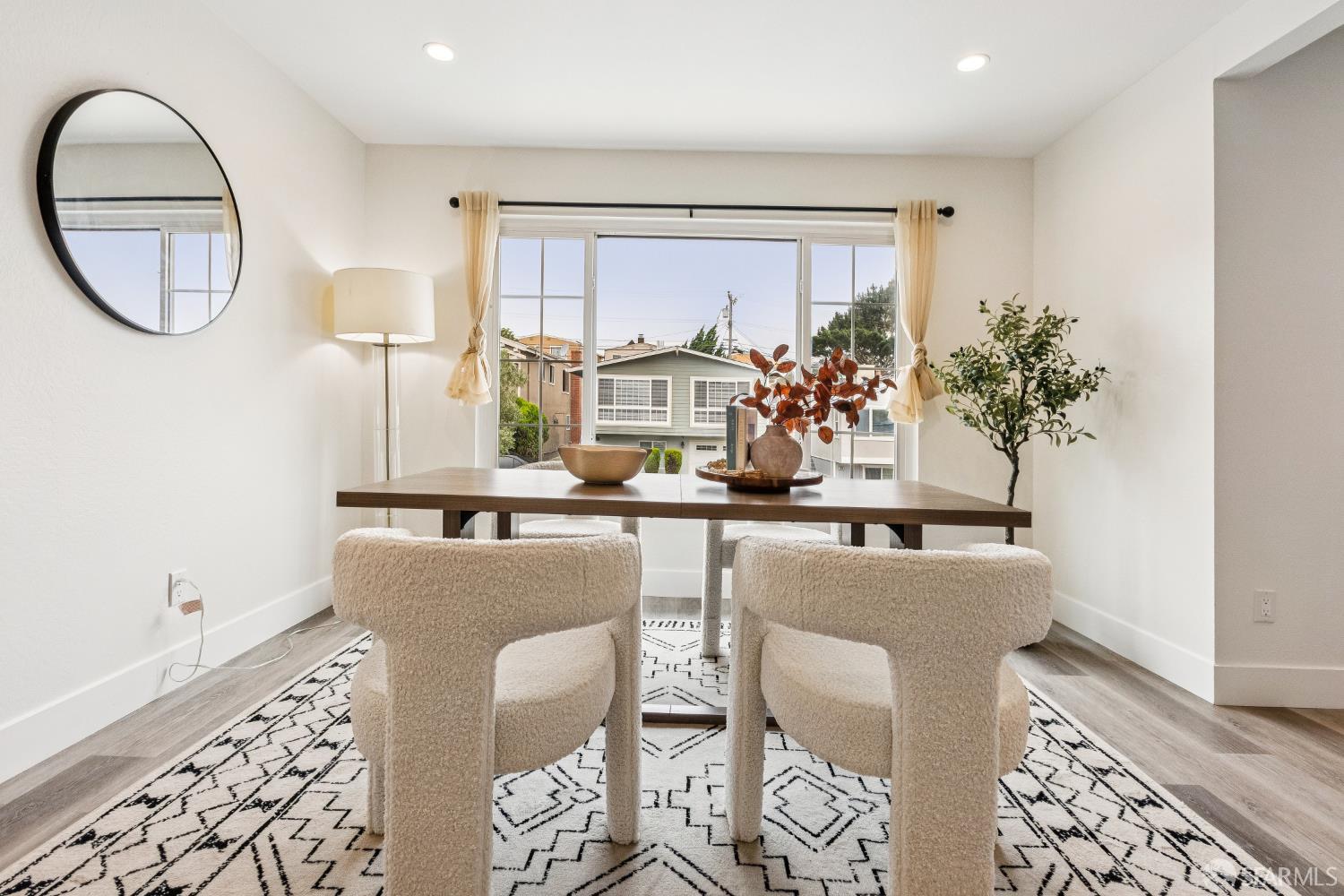 Detail Gallery Image 16 of 91 For 183 Camelia Dr, Daly City,  CA 94015 - 7 Beds | 6 Baths